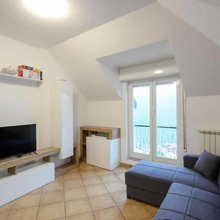 2 Bedroom Cozy In Appartement